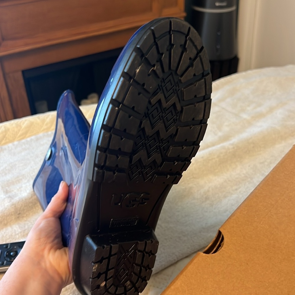Ugg rainboots - Picture 6 of 10